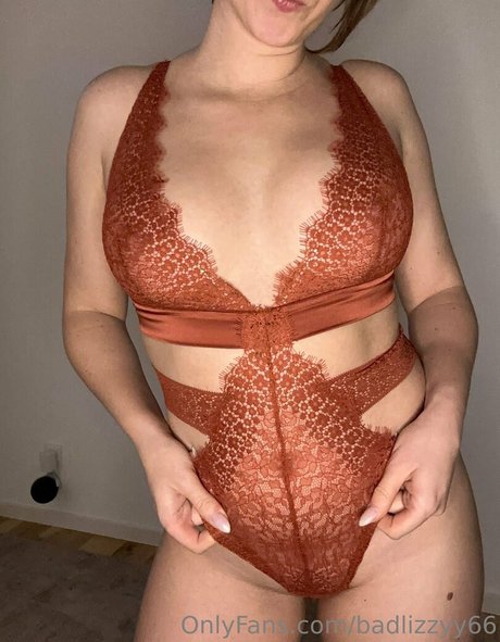 Naakte gelekte OnlyFans-foto van Badlizzyy66