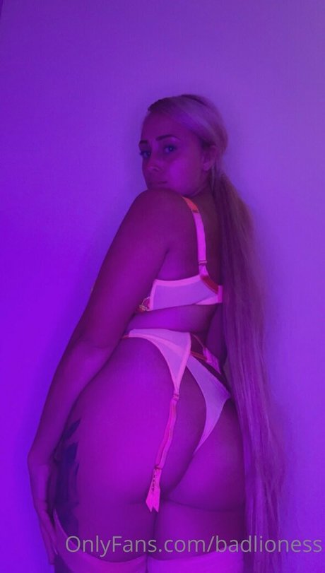 Naakte gelekte OnlyFans-foto van Jazzy Lioness
