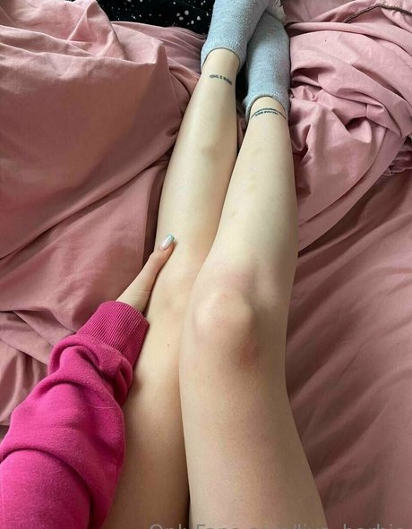 Naakte gelekte OnlyFans-foto van Liyabarbiyour