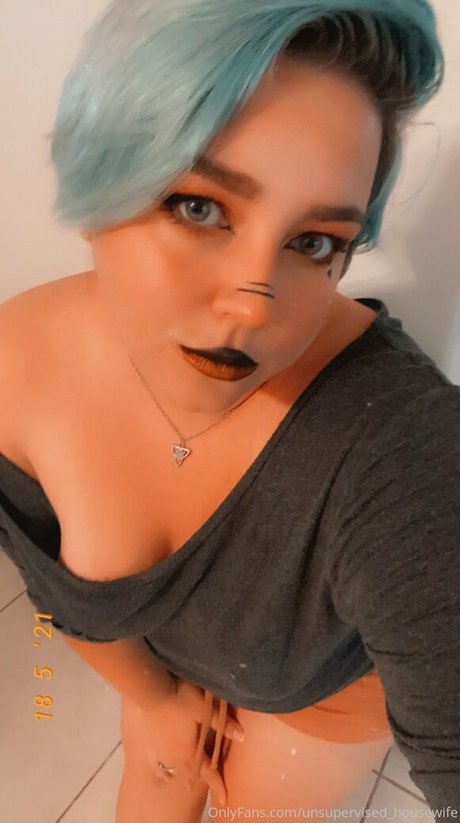 Naakte gelekte OnlyFans-foto van Unsupervisedhousewife