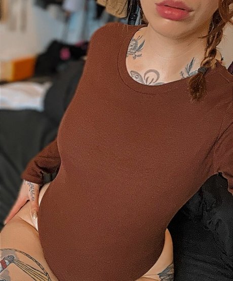 Naakte gelekte OnlyFans-foto van Mollypapenny