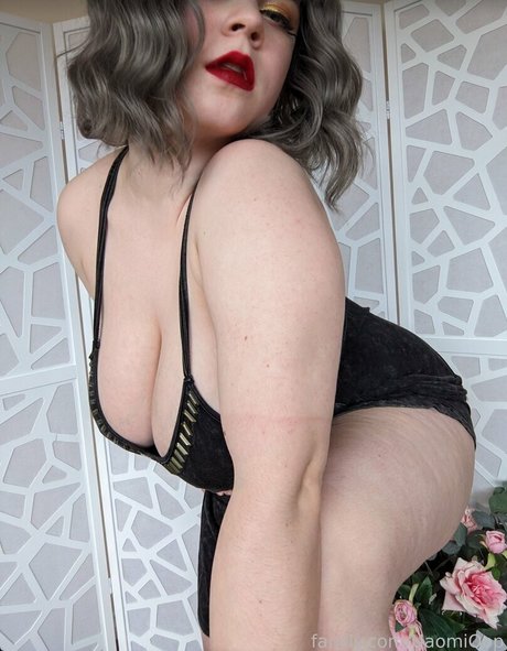Naakte gelekte OnlyFans-foto van Naomiwastaken