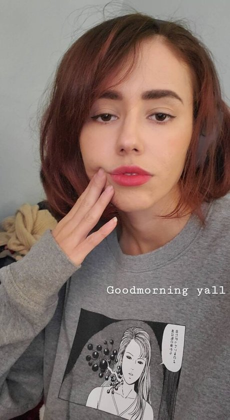 Naakte gelekte OnlyFans-foto van Catplant Asmr