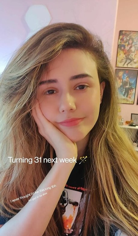 Naakte gelekte OnlyFans-foto van Catplant Asmr