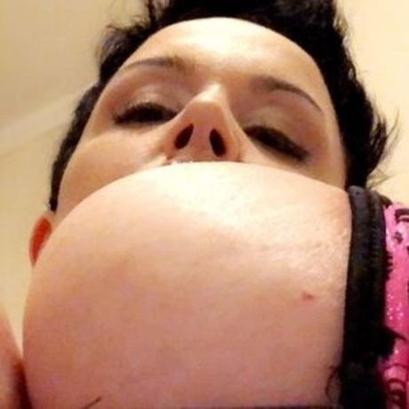 Naakte gelekte OnlyFans-foto van Giagotham666