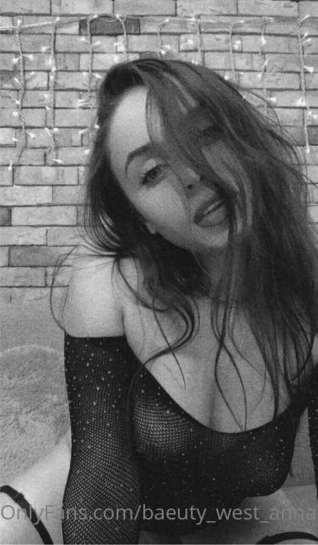 Naakte gelekte OnlyFans-foto van Baeutywestanna