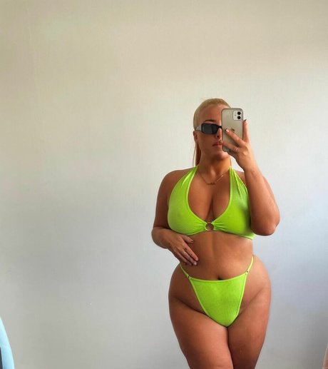 Naakte gelekte OnlyFans-foto van Libbyrebecca