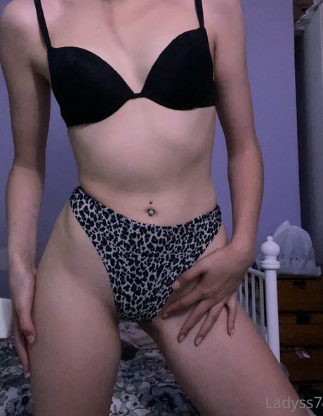 Naakte gelekte OnlyFans-foto van Ladyss7