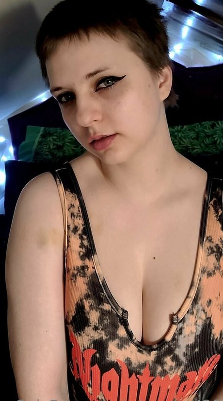 Naakte gelekte OnlyFans-foto van Miramira420
