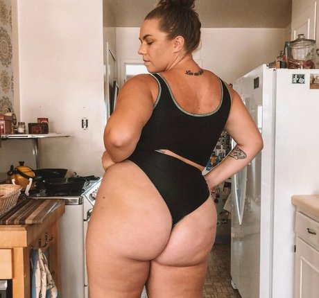 Naakte gelekte OnlyFans-foto van Ashleigh Dunn