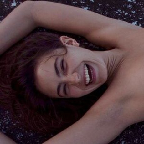 Naakte gelekte OnlyFans-foto van Amelia Zadro