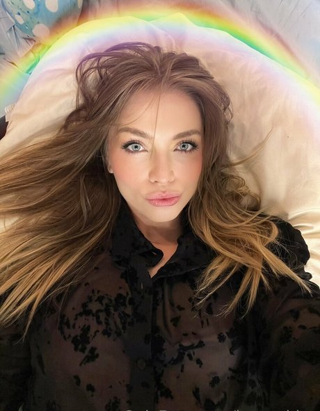 Naakte gelekte OnlyFans-foto van Loveachloe