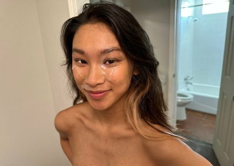 Naakte gelekte OnlyFans-foto van Xoey Li
