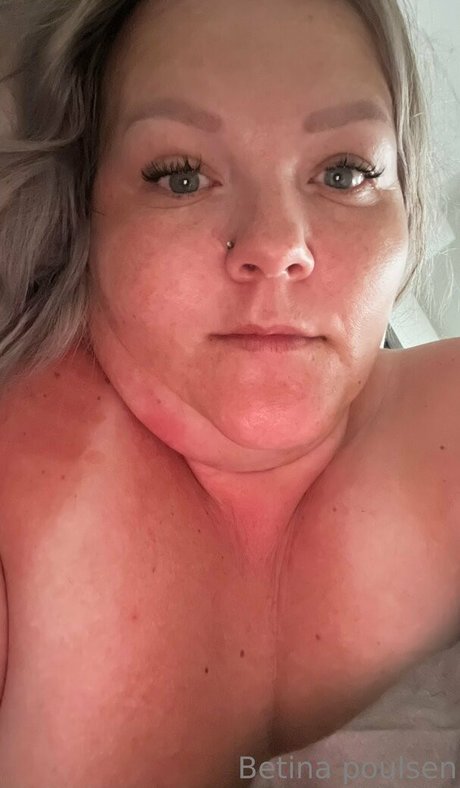 Naakte gelekte OnlyFans-foto van Betinapoulsen