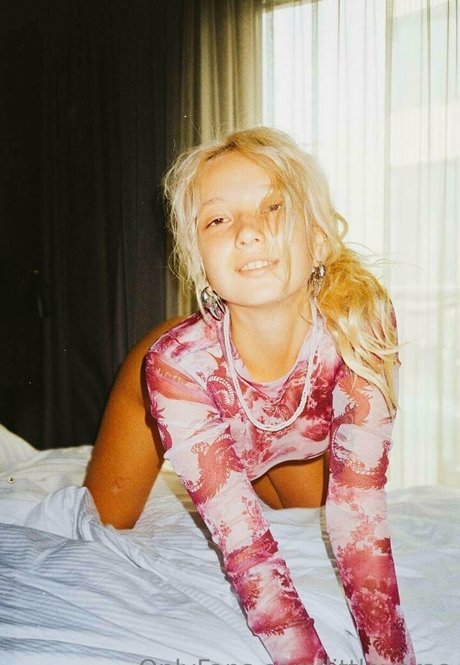 Naakte gelekte OnlyFans-foto van Littleveraa