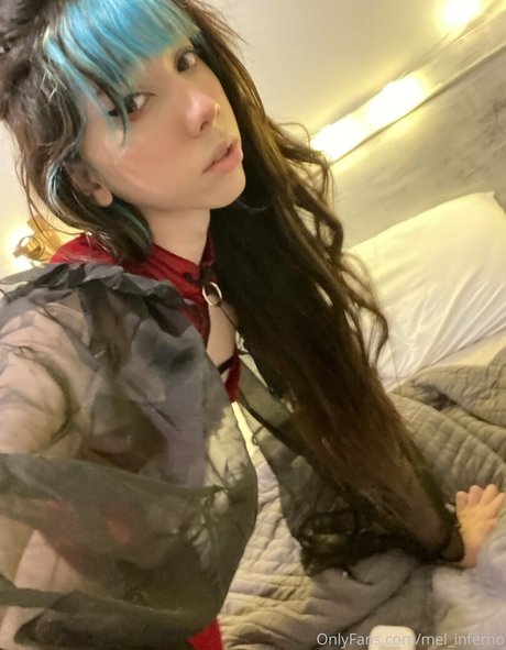 Naakte gelekte OnlyFans-foto van Melyasminn
