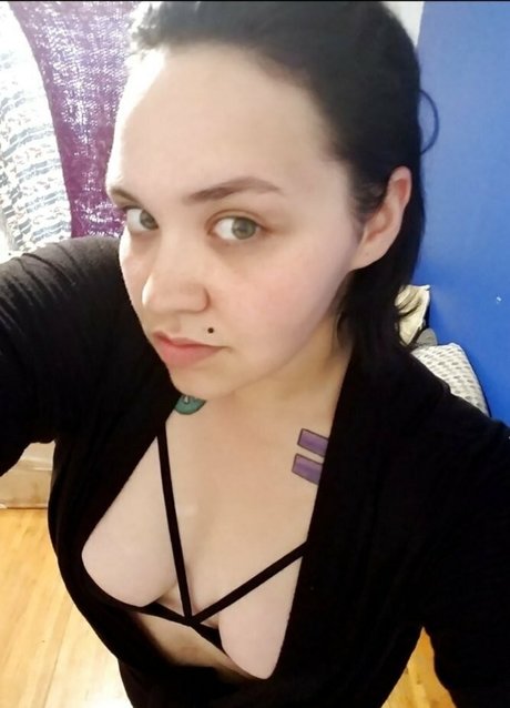 Naakte gelekte OnlyFans-foto van Kittchaotik