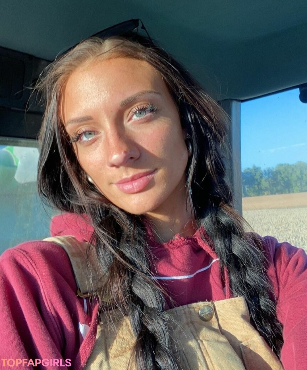 Naakte gelekte OnlyFans-foto van Thefarmergrayce #2 Naakte gelekte OnlyFans-foto van Thefarmergrayce #2