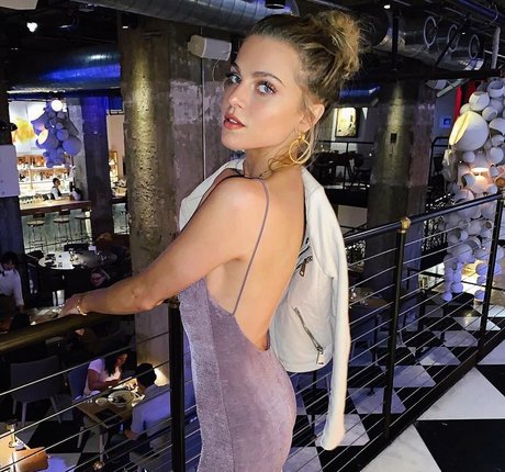 Naakte gelekte OnlyFans-foto van Anne Winters