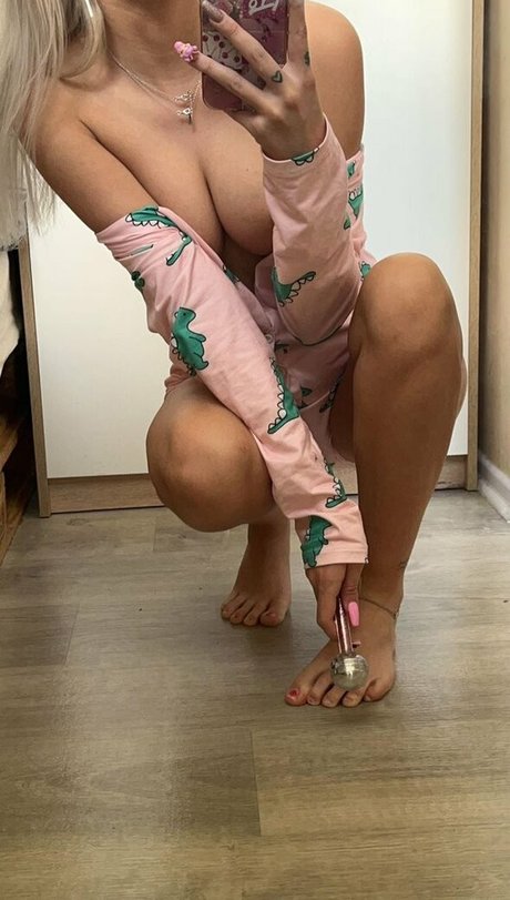 Naakte gelekte OnlyFans-foto van Princessitucha