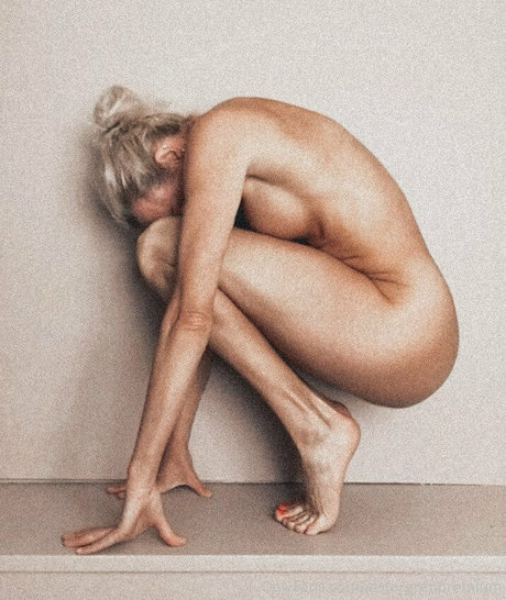 Naakte gelekte OnlyFans-foto van Ia Ostergren