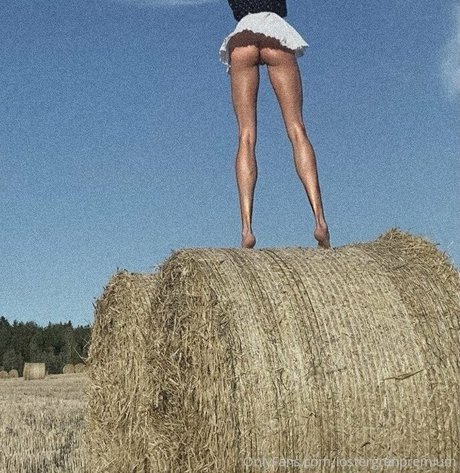 Naakte gelekte OnlyFans-foto van Ia Ostergren