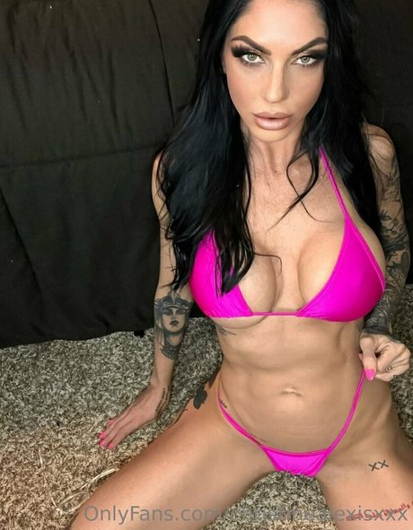 Naakte gelekte OnlyFans-foto van Christinealexisxxx