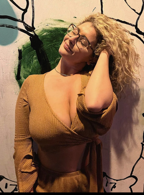 Naakte gelekte OnlyFans-foto van Francesca W