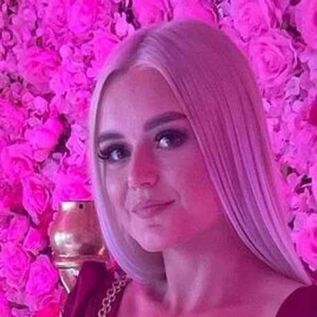 Naakte gelekte OnlyFans-foto van Olivia Miller