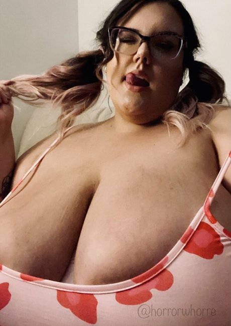 Naakte gelekte OnlyFans-foto van Horrorwhorre