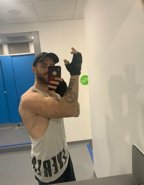 Naakte gelekte OnlyFans-foto van Aztec420uk