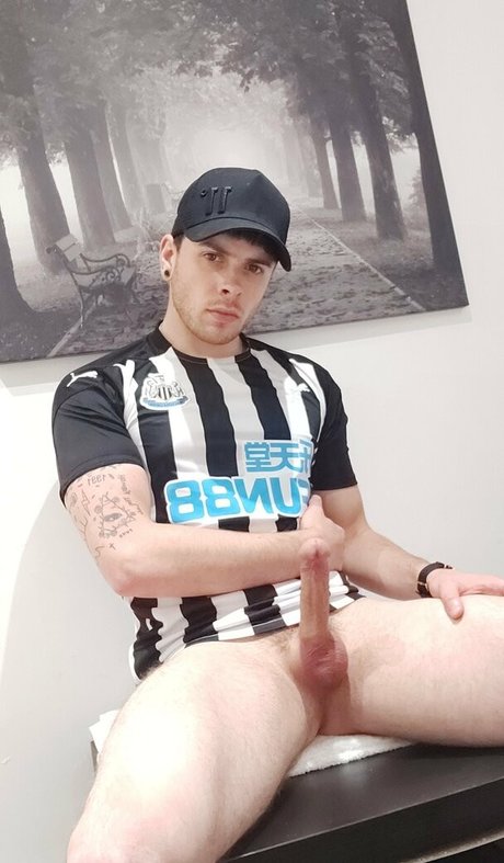 Naakte gelekte OnlyFans-foto van Alfienorthfree