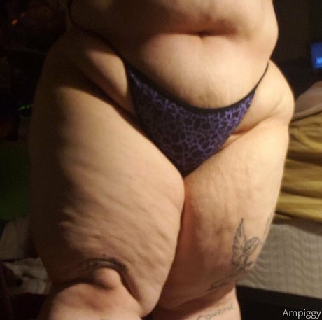 Naakte gelekte OnlyFans-foto van Pumpkabooty