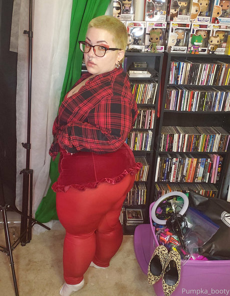 Naakte gelekte OnlyFans-foto van Pumpkabooty