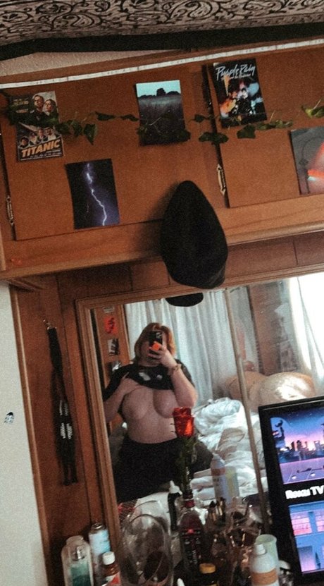 Naakte gelekte OnlyFans-foto van Gingerbabe06