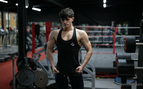 Naakte gelekte OnlyFans-foto van Nickandant