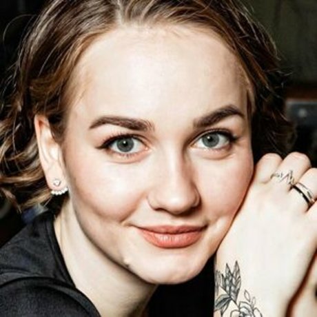 Naakte gelekte OnlyFans-foto van Regina Rodnova