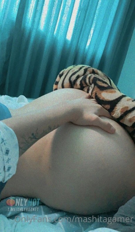 Naakte gelekte OnlyFans-foto van Mashitagamer