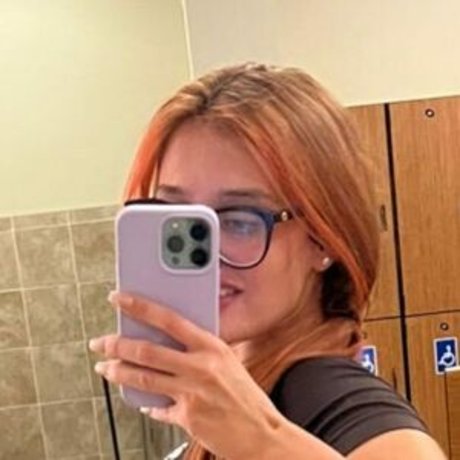Naakte gelekte OnlyFans-foto van Nadiag537