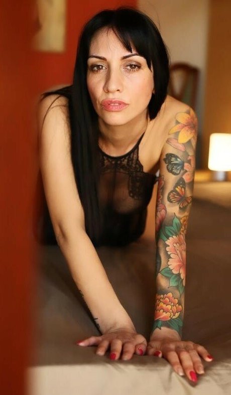 Naakte gelekte OnlyFans-foto van Giulia Diamond