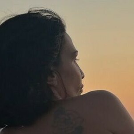 Naakte gelekte OnlyFans-foto van Giulia Diamond