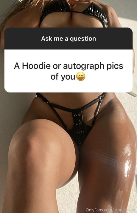 Naakte gelekte OnlyFans-foto van Scarletlyone