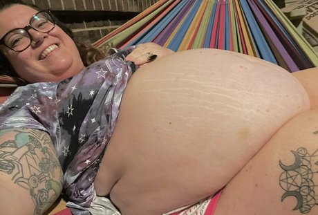 Naakte gelekte OnlyFans-foto van Helastonedbbw