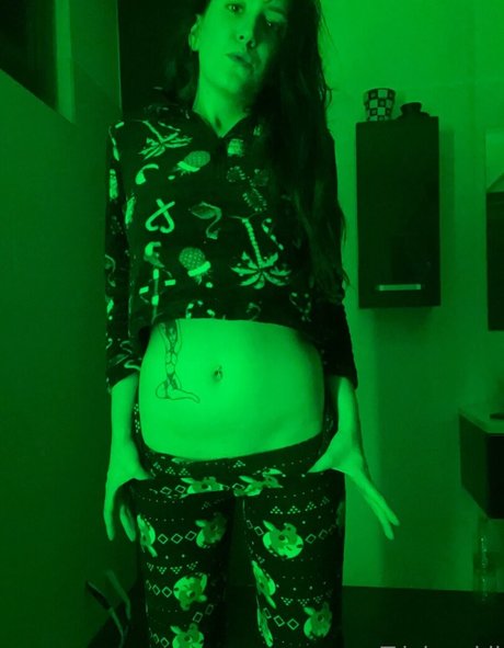 Naakte gelekte OnlyFans-foto van Trixifree