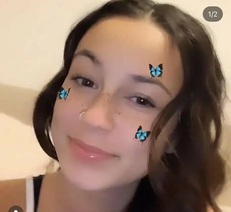 Naakte gelekte OnlyFans-foto van Willow Jade