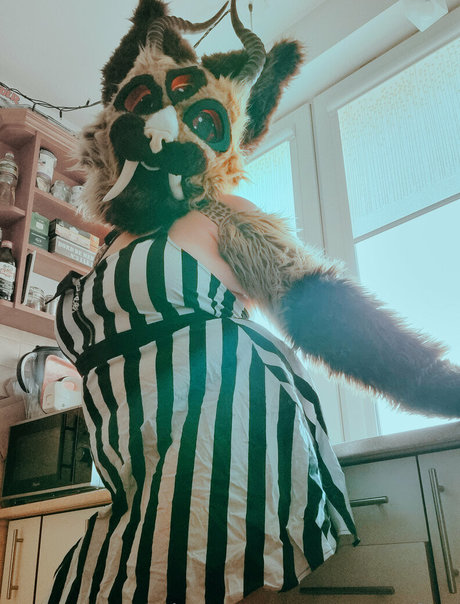 Naakte gelekte OnlyFans-foto van Meanwoofree