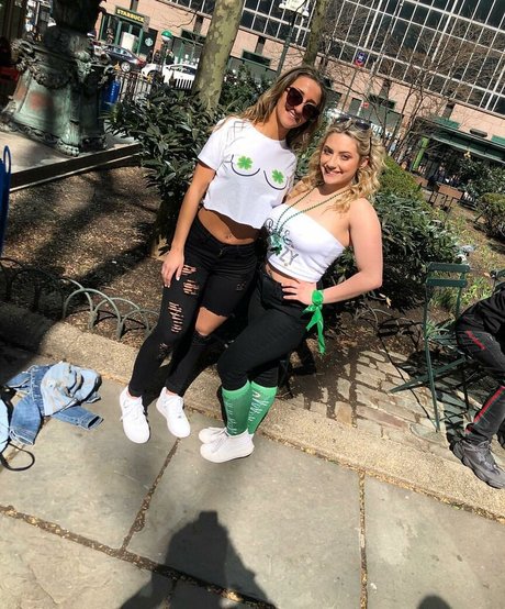 Naakte gelekte OnlyFans-foto van Ali Cortese