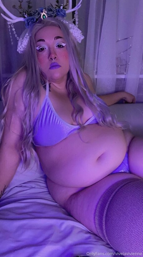 Naakte gelekte OnlyFans-foto van Vivelavivienne