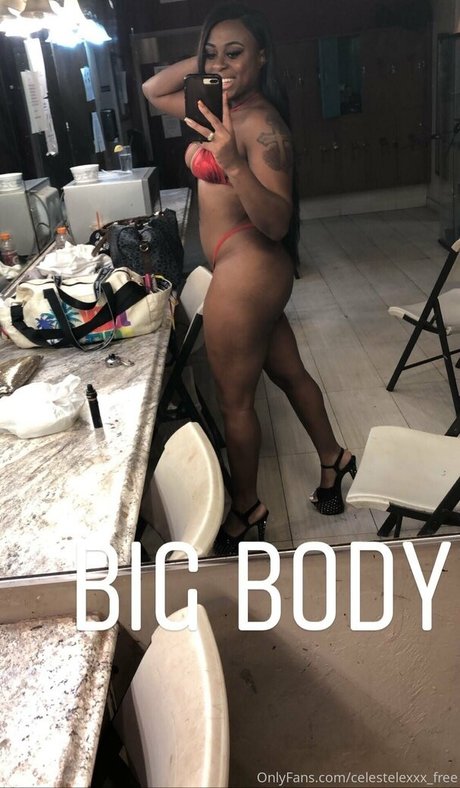 Naakte gelekte OnlyFans-foto van Celestelexxxfree