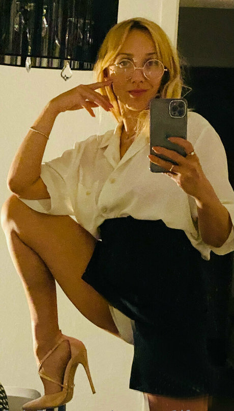 Naakte gelekte OnlyFans-foto van Yourm1lfmama